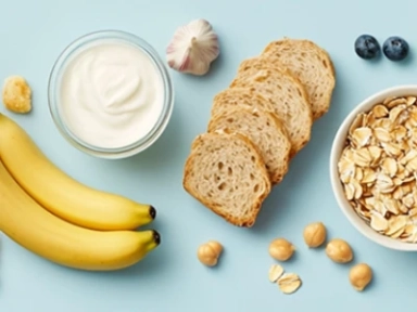 Mesa cheia de alimentos saudáveis